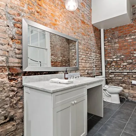 Group-friendly Nola Near Bourbon Hotel