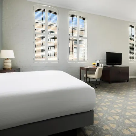 Hotel The Riverfront