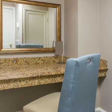 Resort Club Wyndham Avenue Plaza 3*