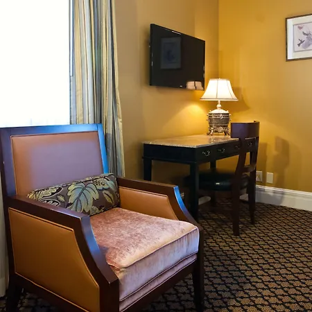The Lafayette By Kasa Living 3* New Orleans