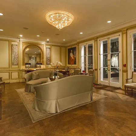 Mazarin 4*