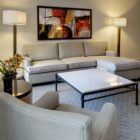Hampton & Downtown French Quarter Area Hotel New Orleans