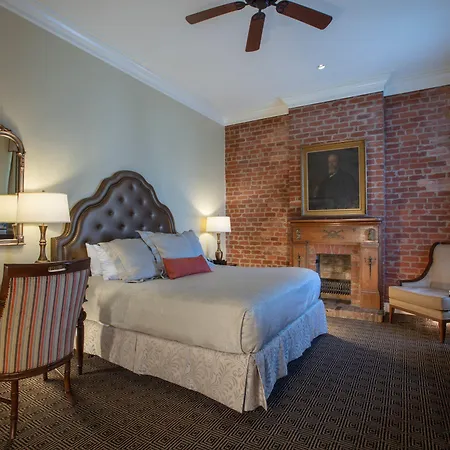 Provincial Hotel 4*