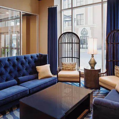 Fairfield By Marriott & Downtown French Quarter Area