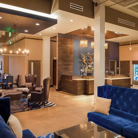 Fairfield By Marriott & Downtown French Quarter Area Hotel