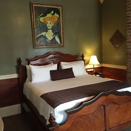 Frenchmen Hotel