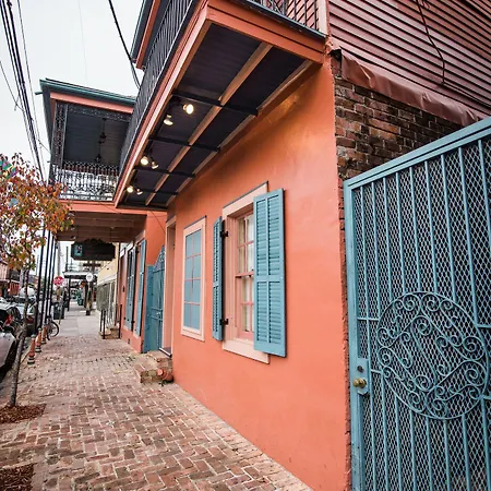 Frenchmen Hotel 3*