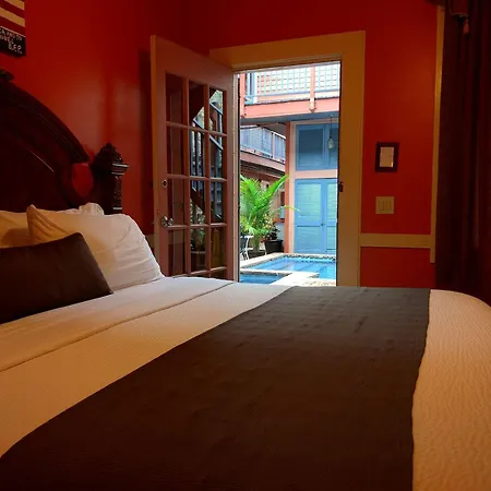 Frenchmen Hotel
