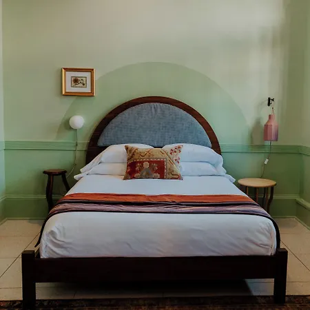 Frenchmen Hotel