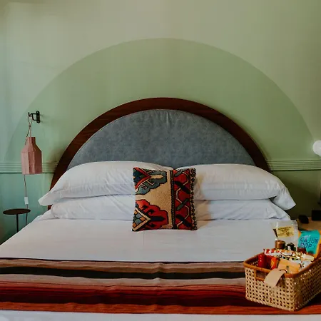 Frenchmen Hotel