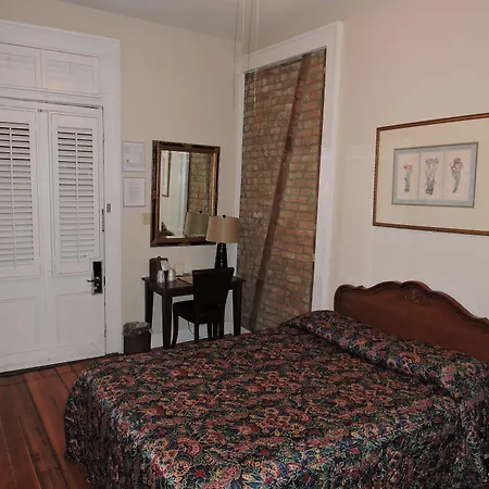 Courtyard By The French Quarter 3*