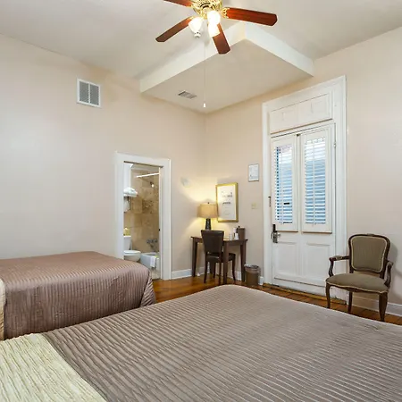 Courtyard By The French Quarter 3*