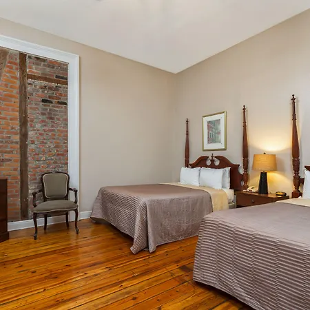 Courtyard By The French Quarter Hotel 3*
