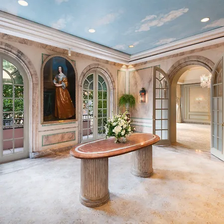 The Windsor Court
