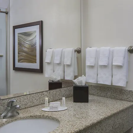 Courtyard By Marriott Downtown Near The French Quarter