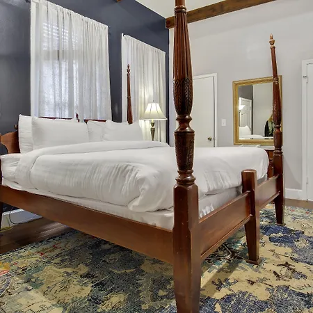 Rathbone Mansions 3*