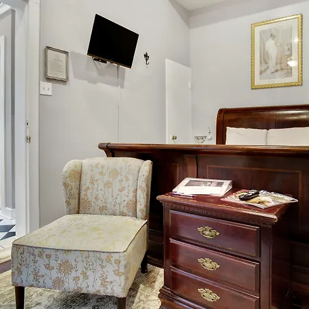 Rathbone Mansions 3*