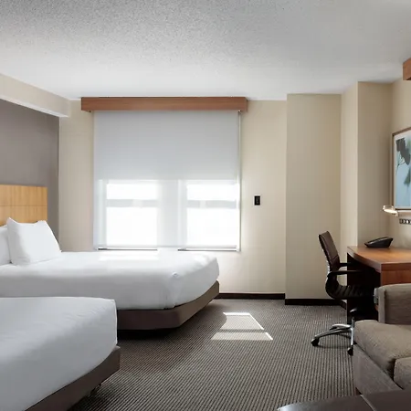Hyatt Place Convention Center Hotel 3*