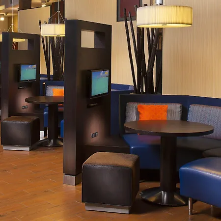 Courtyard By Marriott Warehouse Arts District 3* New Orleans