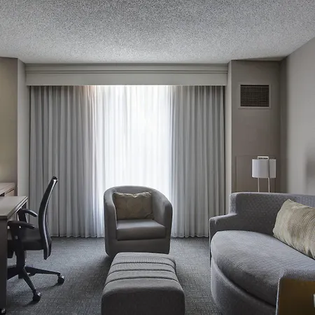 Courtyard By Marriott Warehouse Arts District 3* New Orleans
