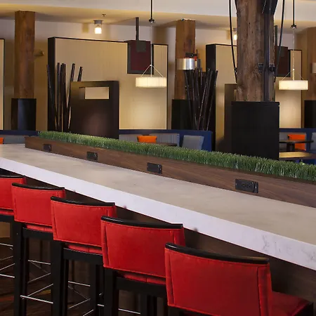 Courtyard By Marriott Warehouse Arts District Hotel 3*