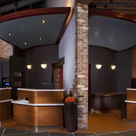 Courtyard By Marriott Warehouse Arts District 3* New Orleans