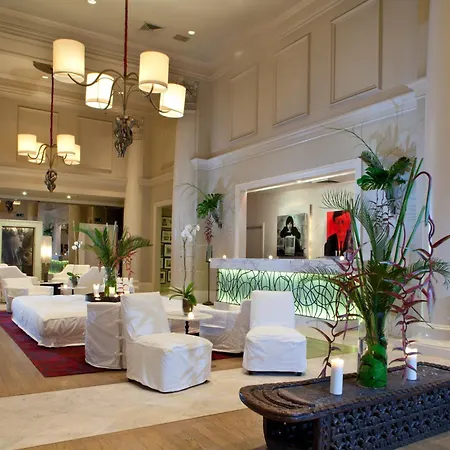 International House 4*