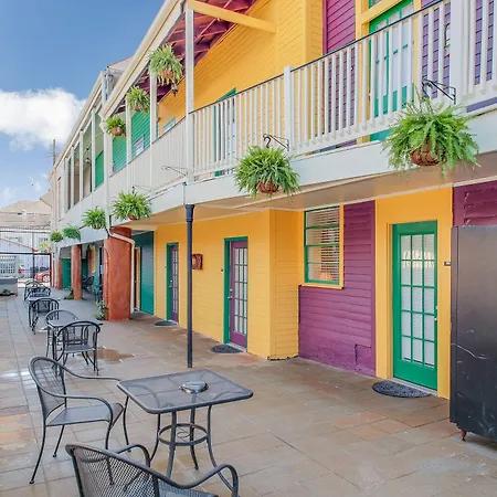 Inn Historic Mardi Gras