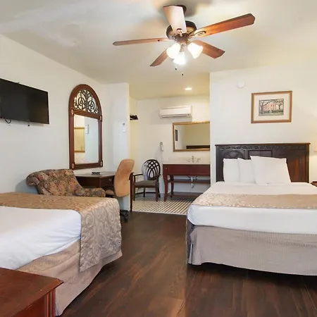 Historic Mardi Gras Inn