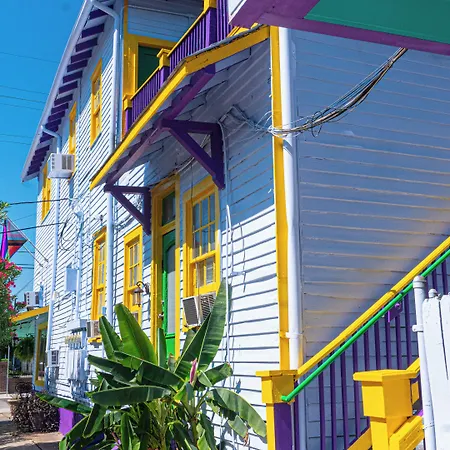 Historic Mardi Gras 3*