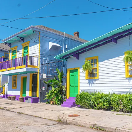 Historic Mardi Gras Inn 3*