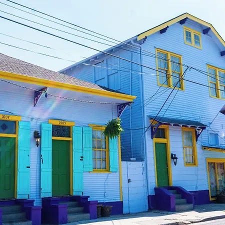 Historic Mardi Gras Inn 3*
