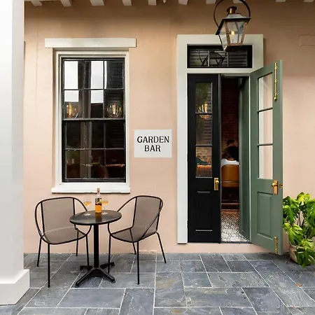 Garden District Hotel