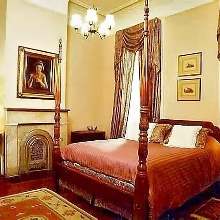 Fairchild House 3*