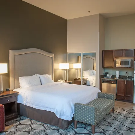 Hampton And Convention Center Hotel 3*