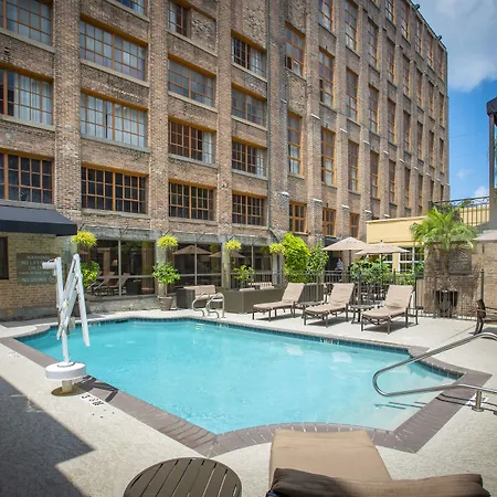 Hampton And Convention Center Hotel 3*
