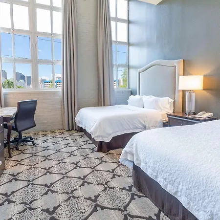 Hampton And Convention Center Hotel 3*