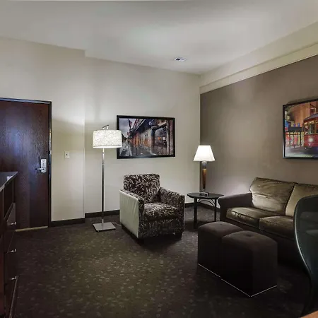 Hotel Drury Plaza 4*
