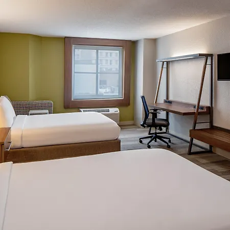 Express Downtown By Ihg Hotel 3*