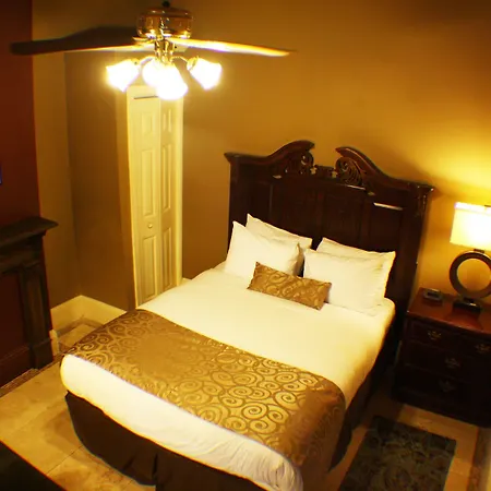 Hotel Historic Streetcar 2*