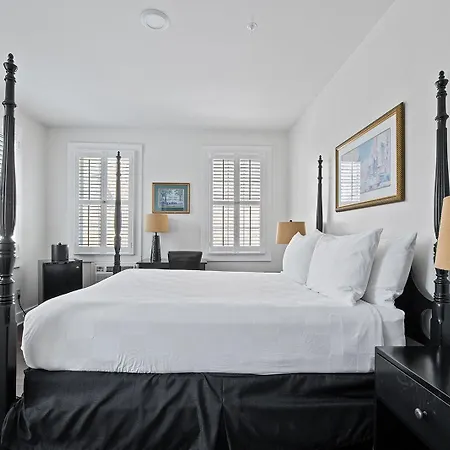 Historic Streetcar Hotel New Orleans