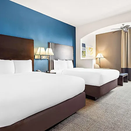 Hotel Comfort East 4*