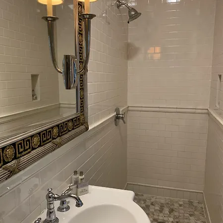 Terrell House Bed & Breakfast 3*