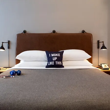 Moxy Downtown/french Quarter Area 3*
