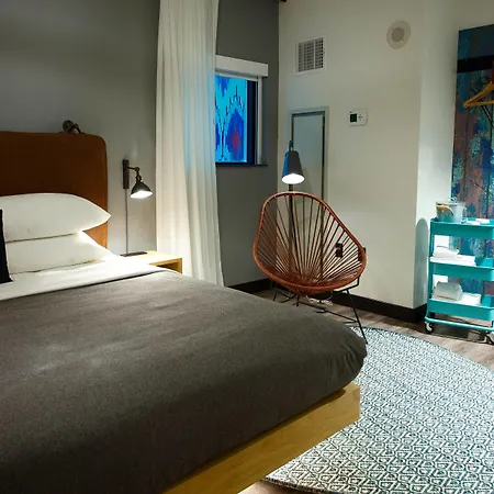 Moxy Downtown/french Quarter Area 3*