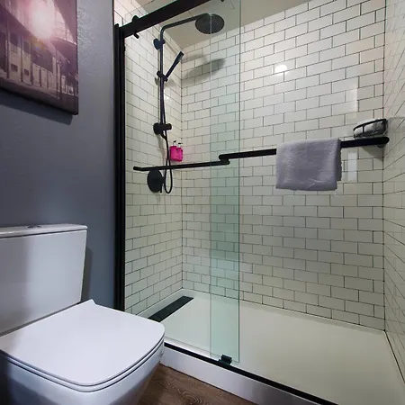 Moxy Downtown/french Quarter Area Hotel