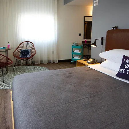 Moxy Downtown/french Quarter Area 3*