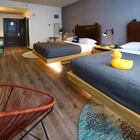 Hotel Moxy Downtown/french Quarter Area 3*