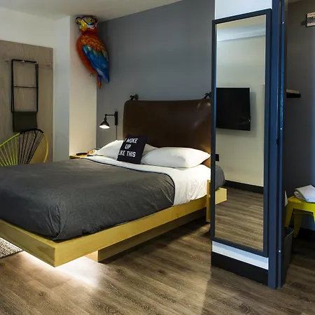 Moxy Downtown/french Quarter Area