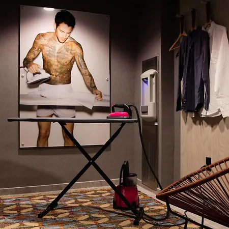 Moxy Downtown/french Quarter Area Hotel